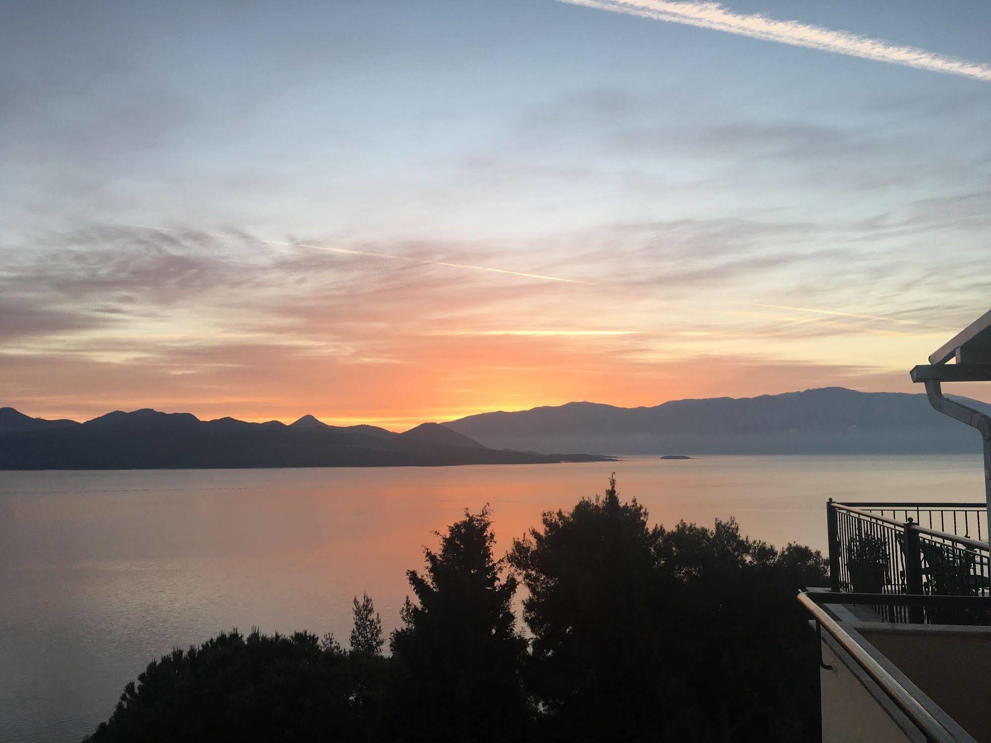 Aliki Hotel ニキアナ エクステリア 写真